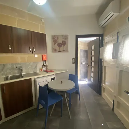 Maisonette アパート *